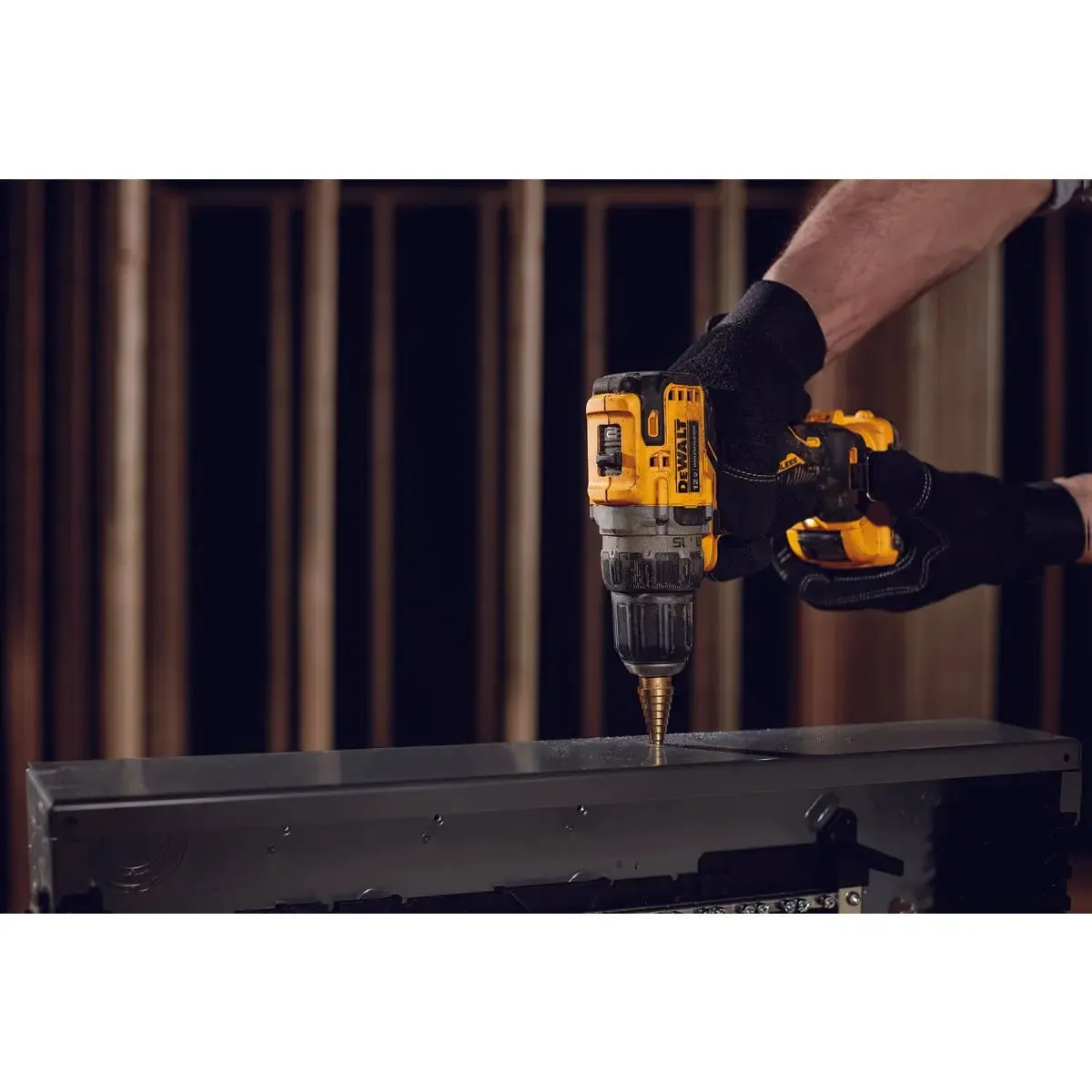 DEWALT DCD701F2 XTREME™ 12V MAX* BRUSHLESS 3/8 IN. CORDLESS DRILL/DRIVER KIT