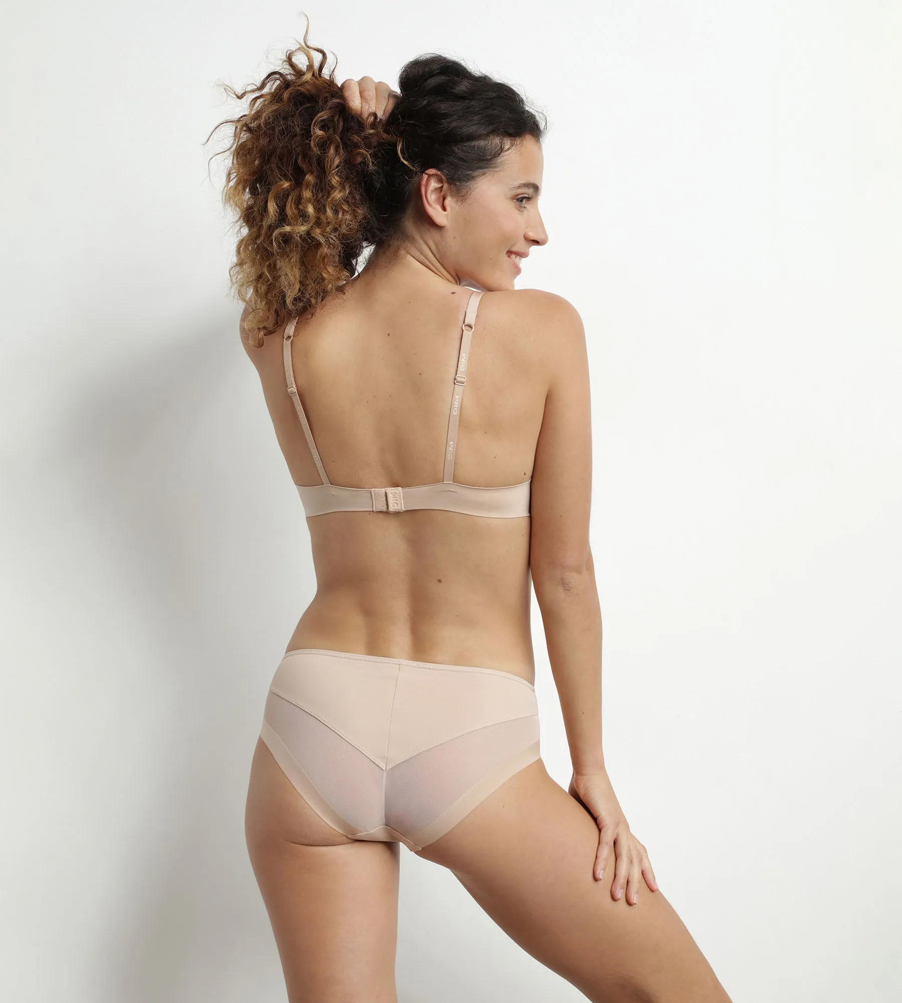 Dim InvisiFree nude wireless push-up bra