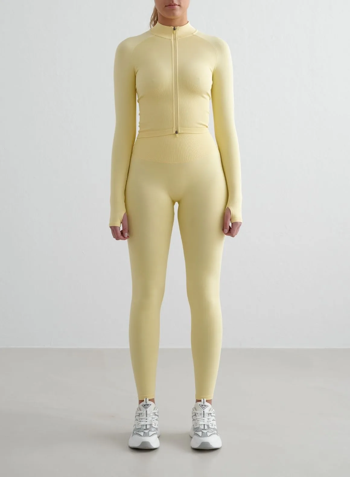 Mellow Shape Seamless Zip Jacket