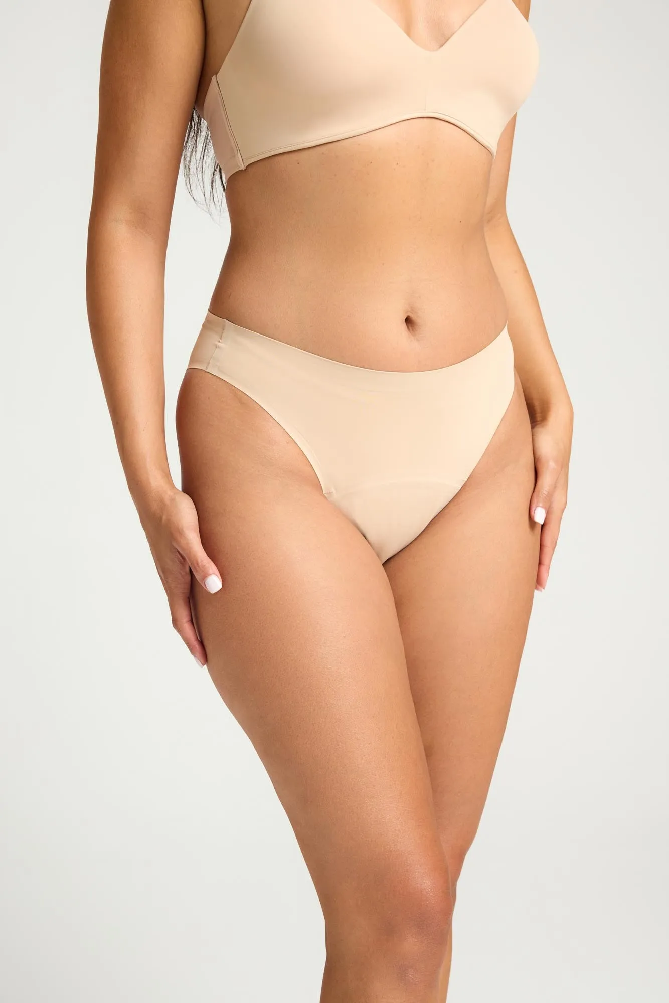 Seamfree Hi-Leg Cheeky Moderate Cashew
